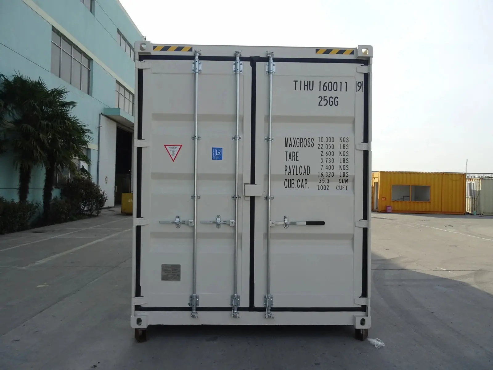 20HCOffice-Kitchenette-External-conduit-2